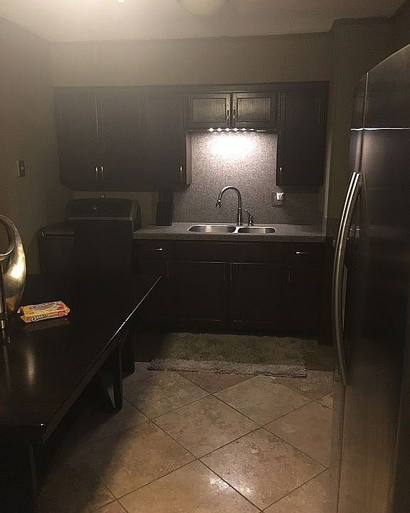 Travatine flooring granite c