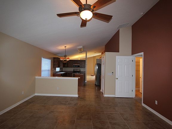 4th image of 1831 Darlin Cir