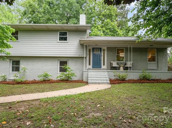 917 Bobby Ln, Charlotte, NC 28211