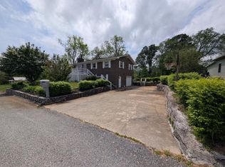 505 N Stanwood Ln, Hendersonville, NC 28739