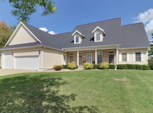 1928 Claremont Cc Cmn, Normal, IL 61761