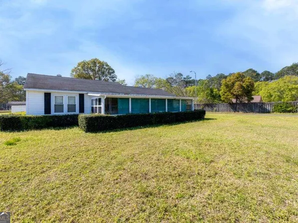 2546 Seminole Trl, Waycross, GA 31501