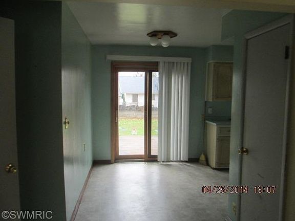 5th image of 1943 Oak Cliff Dr NE