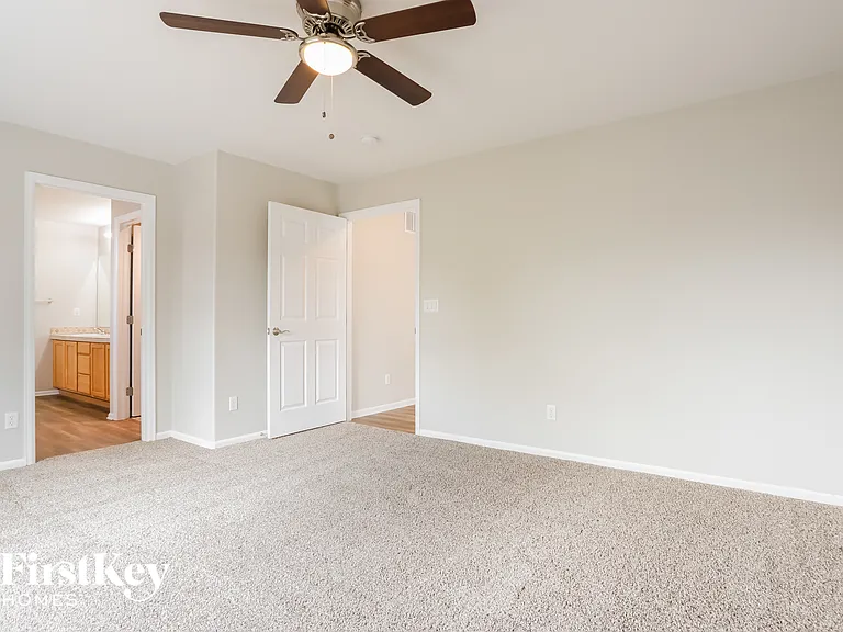 5047 Orleans Ct — Photo 10