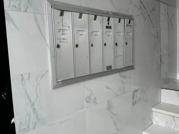 31 Gray Street image 2 of 13