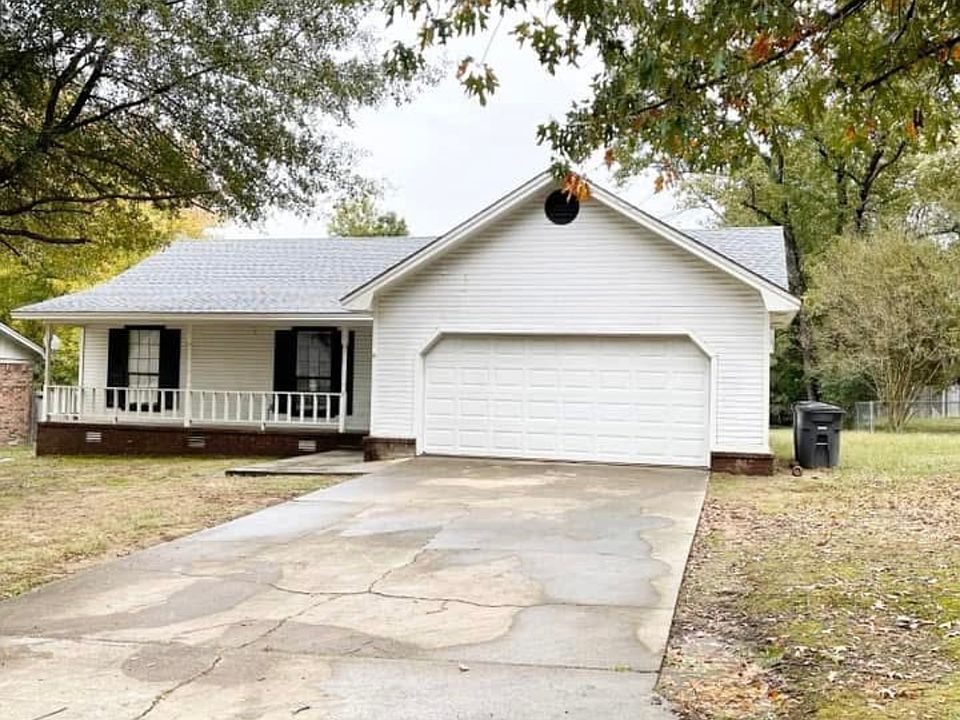 1st image of 4 Willowood Dr