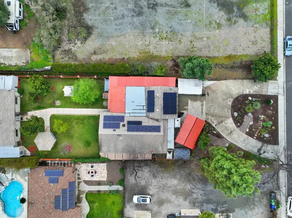 9521 Los Coches Rd, Lakeside, CA 92040