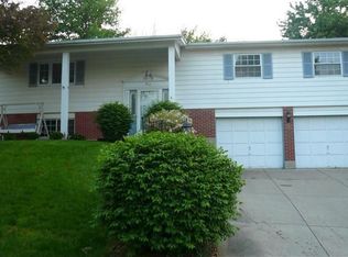 843 Crestmont Dr, Dayton, OH 45431