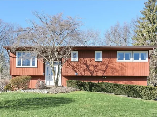 116 Tennyson Drive, Nanuet, NY 10954