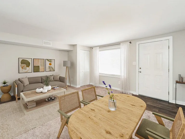Hyde Park Townhomes — Photo 24