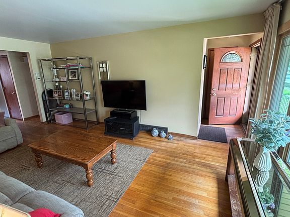 5th image of 3506 E 114th St