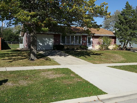 3rd image of 1060 Lancaster Ct