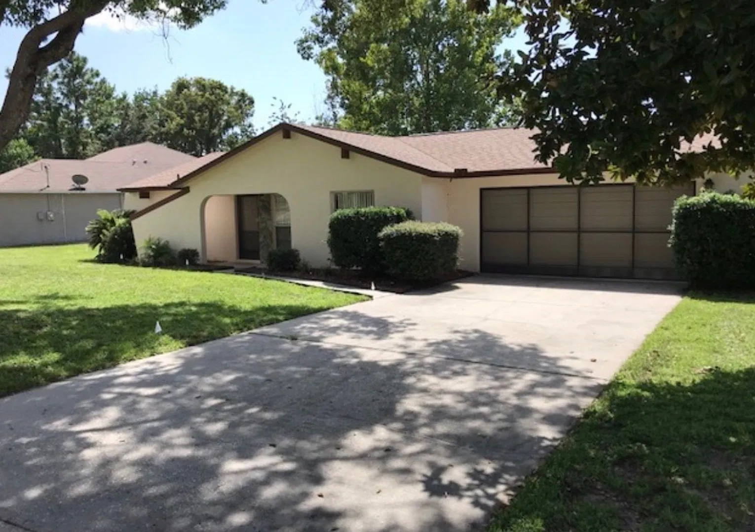 Beautifully Updated 2 bedroom Pool Home in a Great Location! — Photo 1