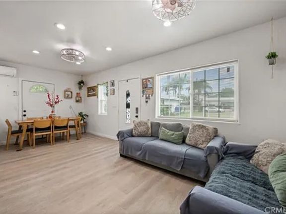 2nd image of 1407 W Vine St #2
