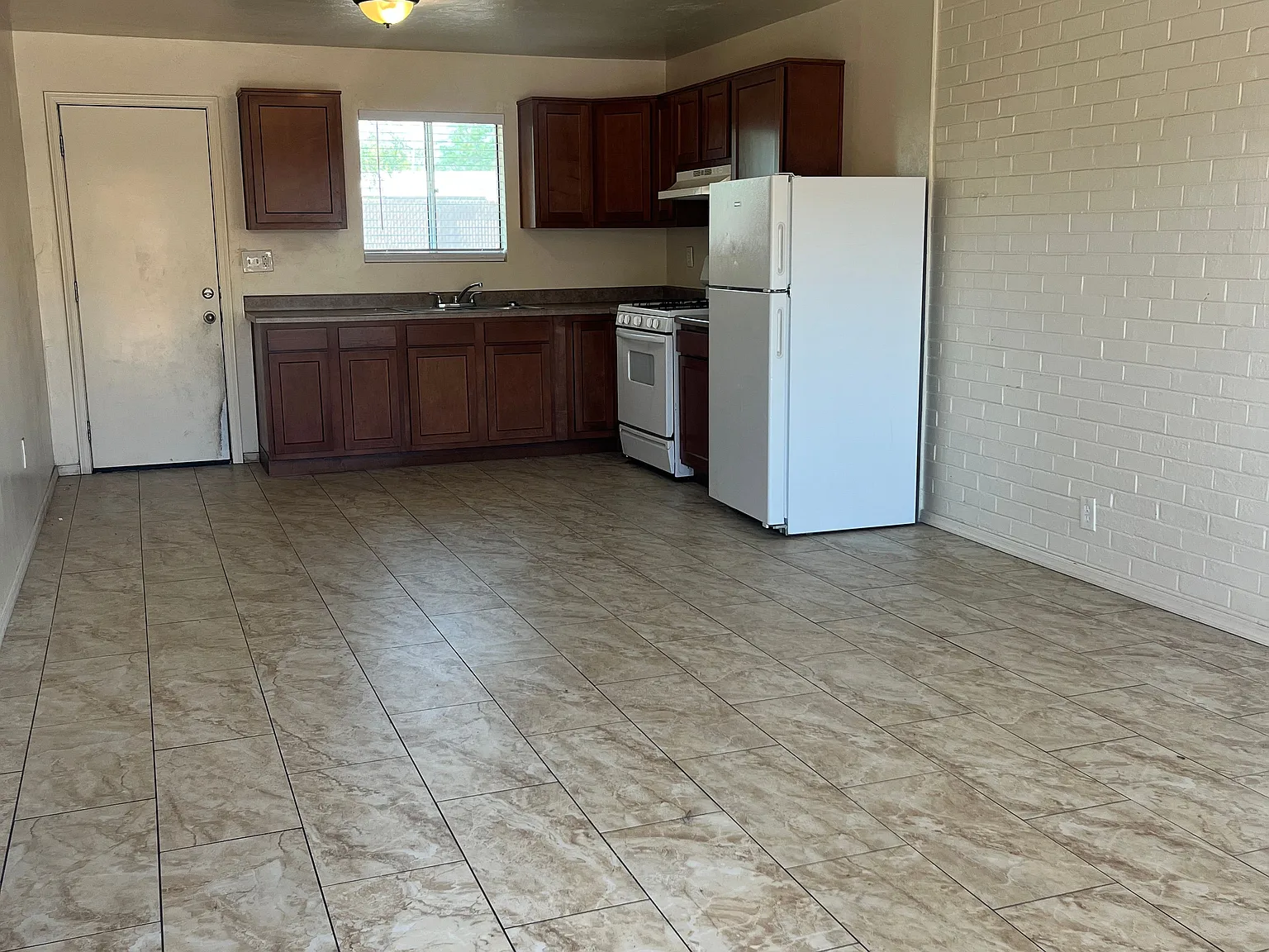 1 bed, 575 sqft, $975 — Photo 3
