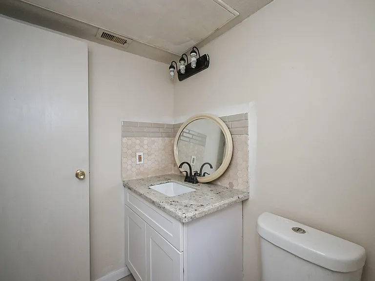 3900 Woodchase Dr #86 — Photo 19