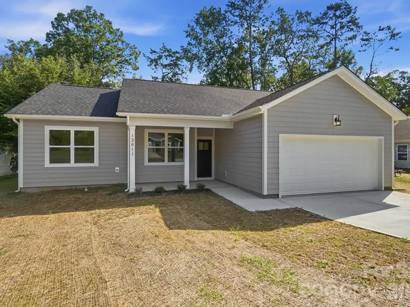 13911 Stillwood Pl, Matthews, NC 28105