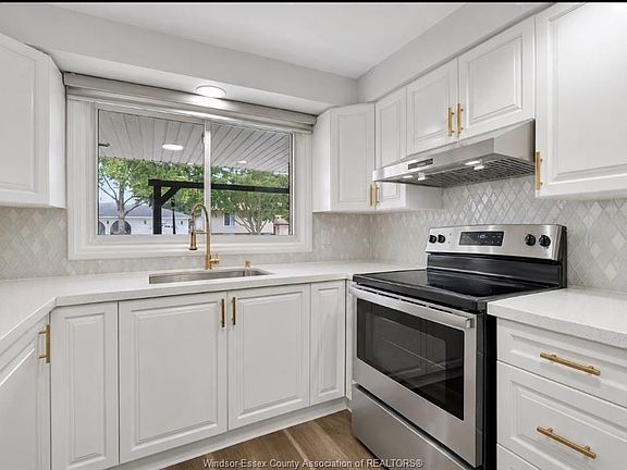 2nd image of 9335 Esplanade Dr