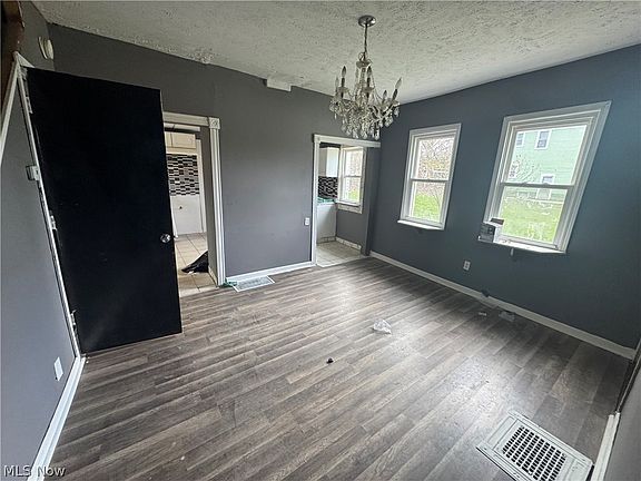 5th image of 12600 Forest Hill Ave