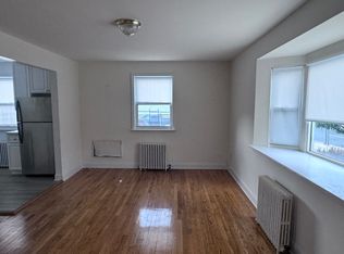 61-41 224th St UNIT 101, Oakland Gardens, NY 11364