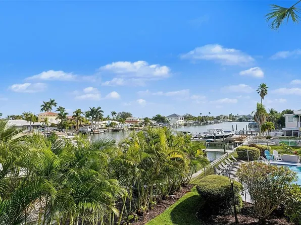 12055 3rd St E APT 101, Treasure Island, FL 33706