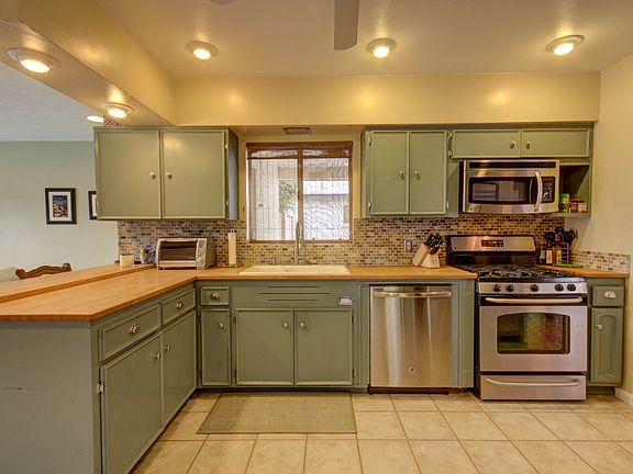 3rd image of 6643 E Cypress St