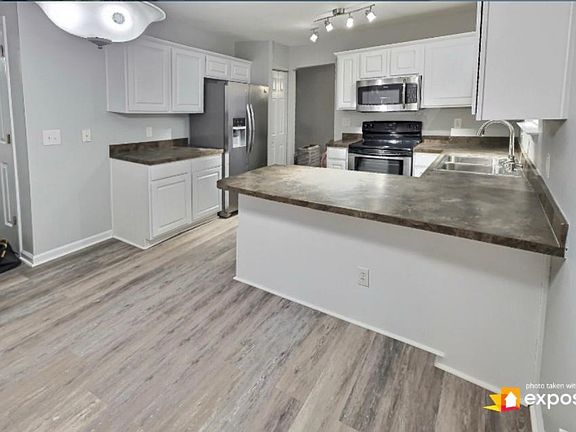 5th image of 2413 Whetstone Ln