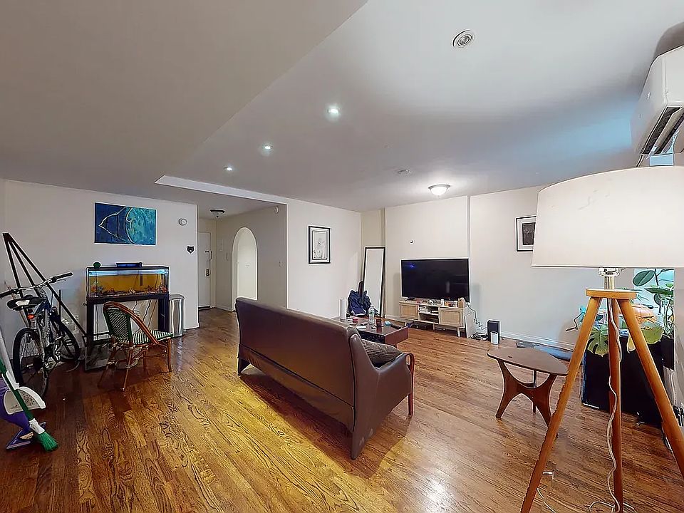 1st image of 41 W 46th St APT 3b