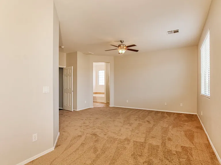 6829 S 68th Ln — Photo 9