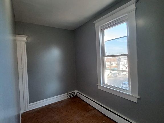 4th image of 378 Avon Ave APT 3L