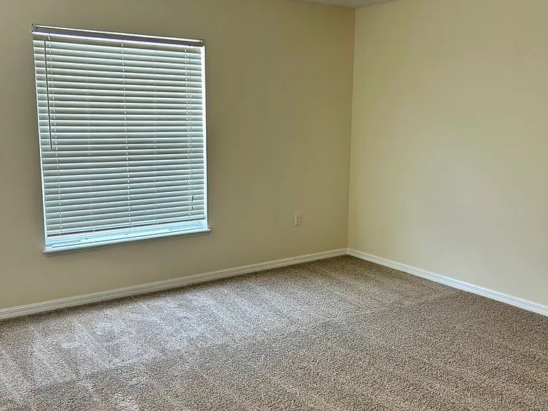2940 Bedford St — Photo 31