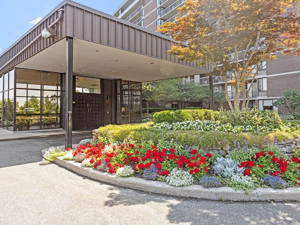 1st image of 40 Village Rd #1006