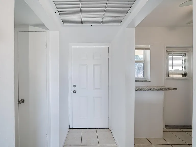 2880 NE 203rd St — Photo 5