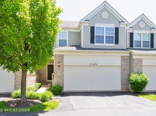 2165 Braeburn Dr UNIT B, Wauconda, IL 60084
