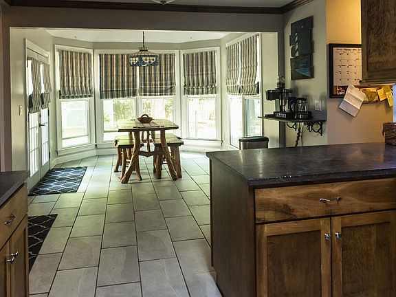 5th image of 215 Nantucket Dr