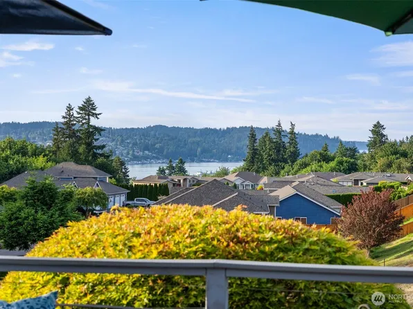 650 Medallion Place E, Port Orchard, WA 98366