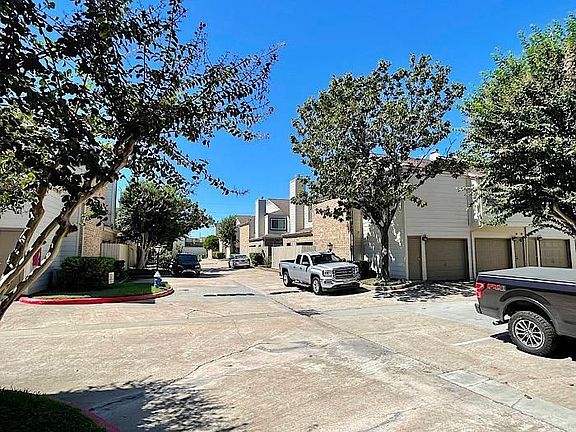 5th image of 1829 Augusta Dr APT 23