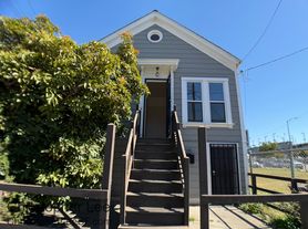 710 Henry St, Oakland, CA