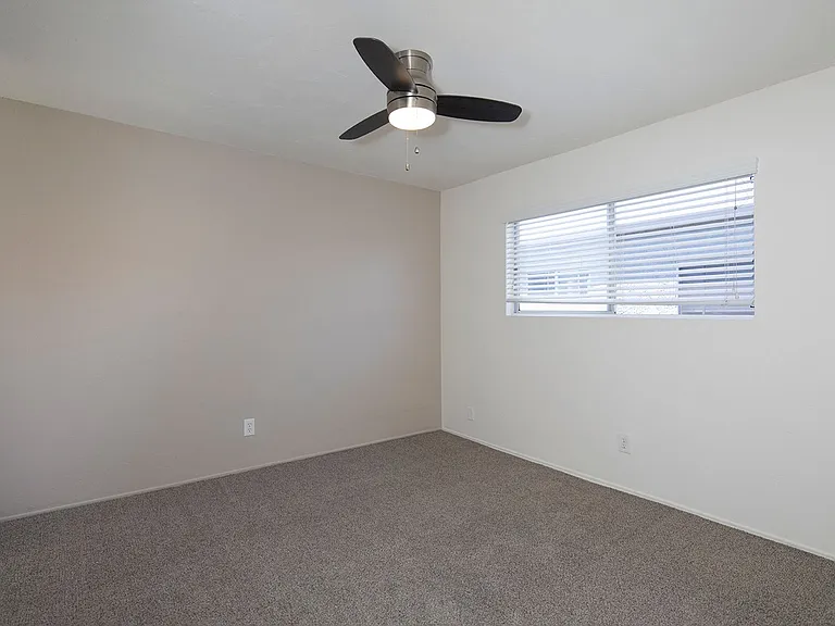 Pier View Apartments — Photo 7