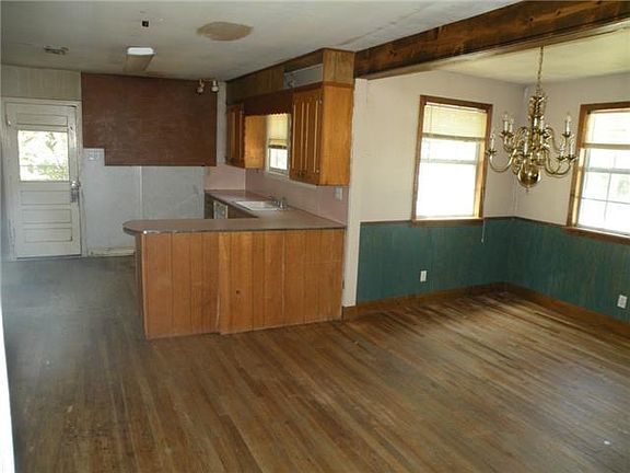 4th image of 2111 County Road 432