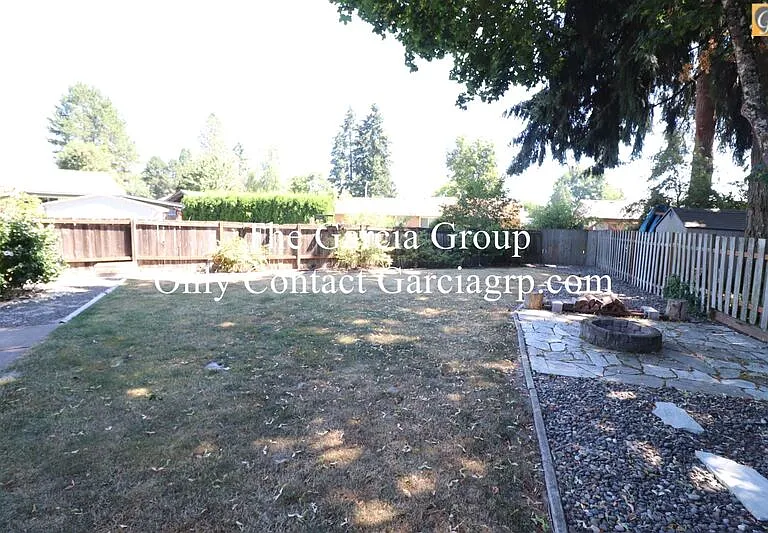1102 NE Kathryn St — Photo 38