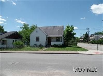 1st image of 900 13th St