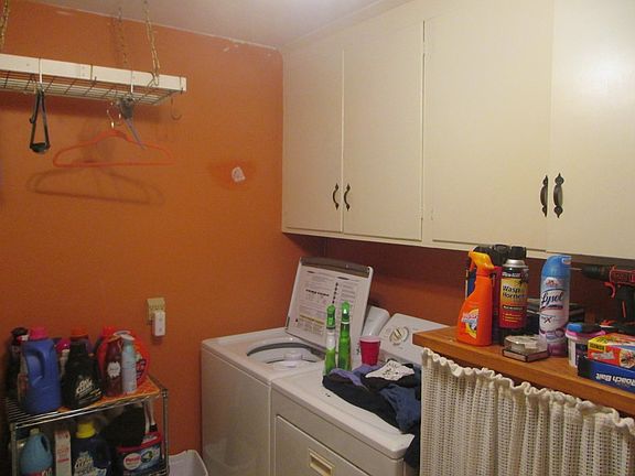 3rd image of 624 Vance St