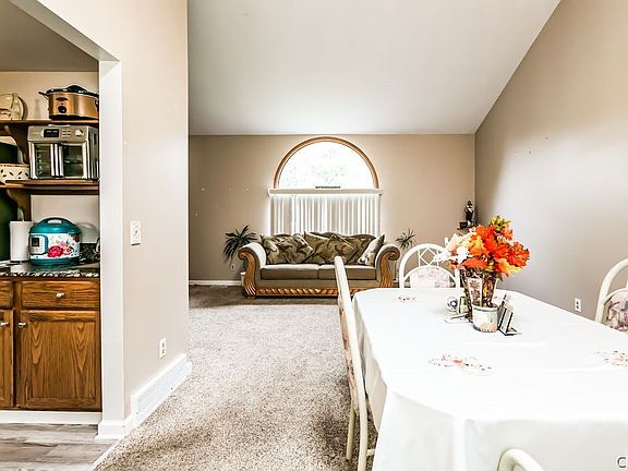 2nd image of 4922 Joyce Pl