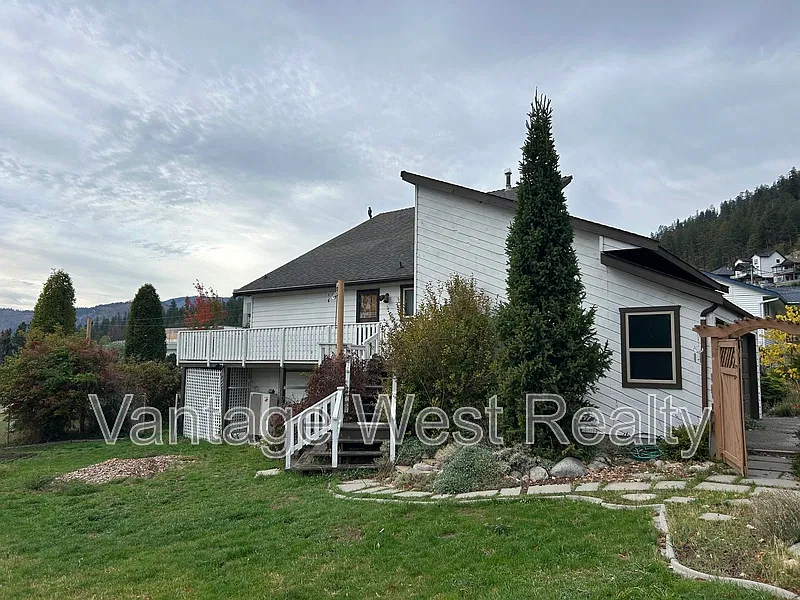 4 bed, 2.5 bath, 2510 sqft, $3,495 — Photo 2