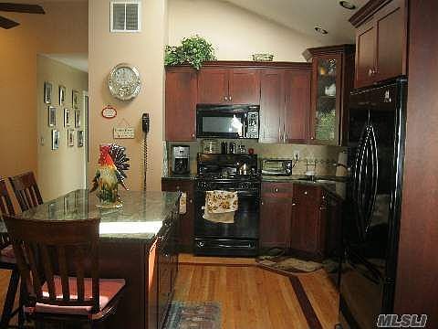 2nd image of 20 Topaz Dr