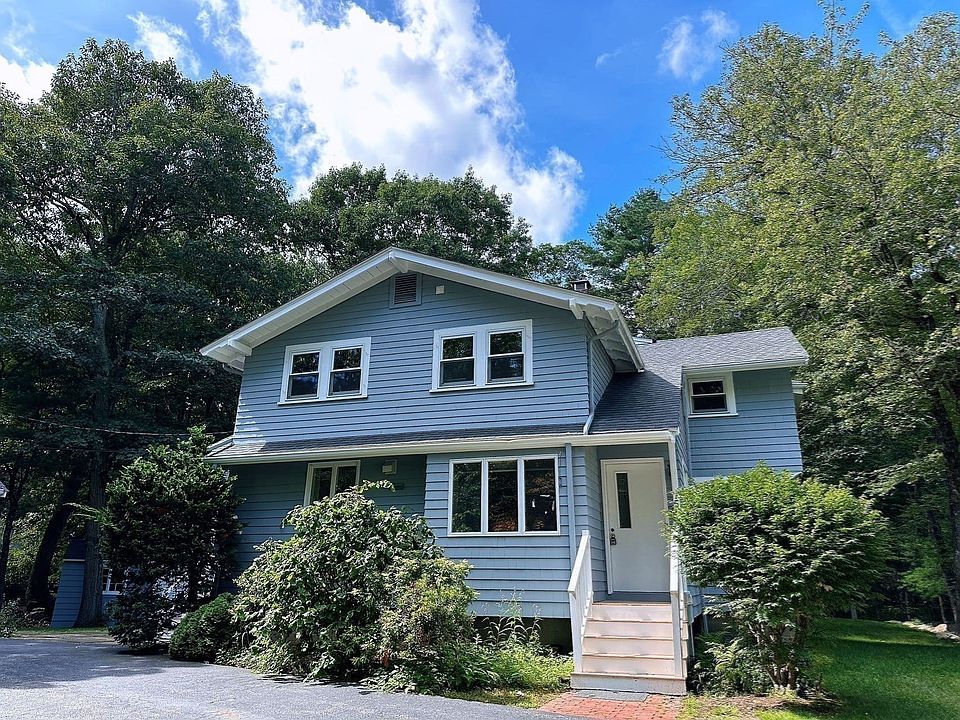 1st image of 75 Woodchester Dr