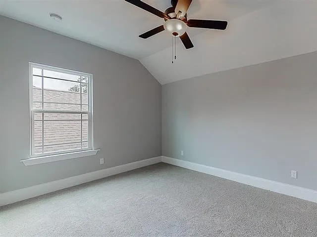 212 Cottage Ct — Photo 15