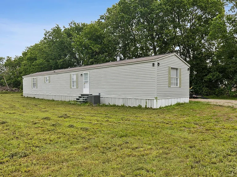 1946 County Road 2290 — Photo 14