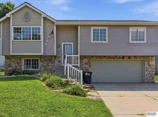 11117 Martin Ave, Omaha, NE 68164